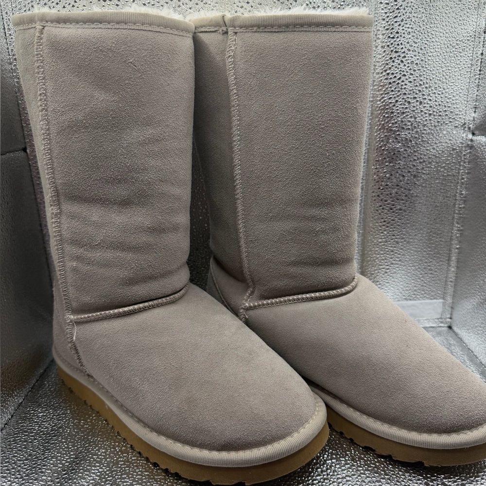 UGG Australia Classic Tall Boots Gray Women’s Size 7 Style 5815